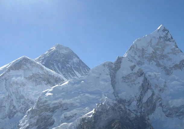 Trekking Everest in Autumn